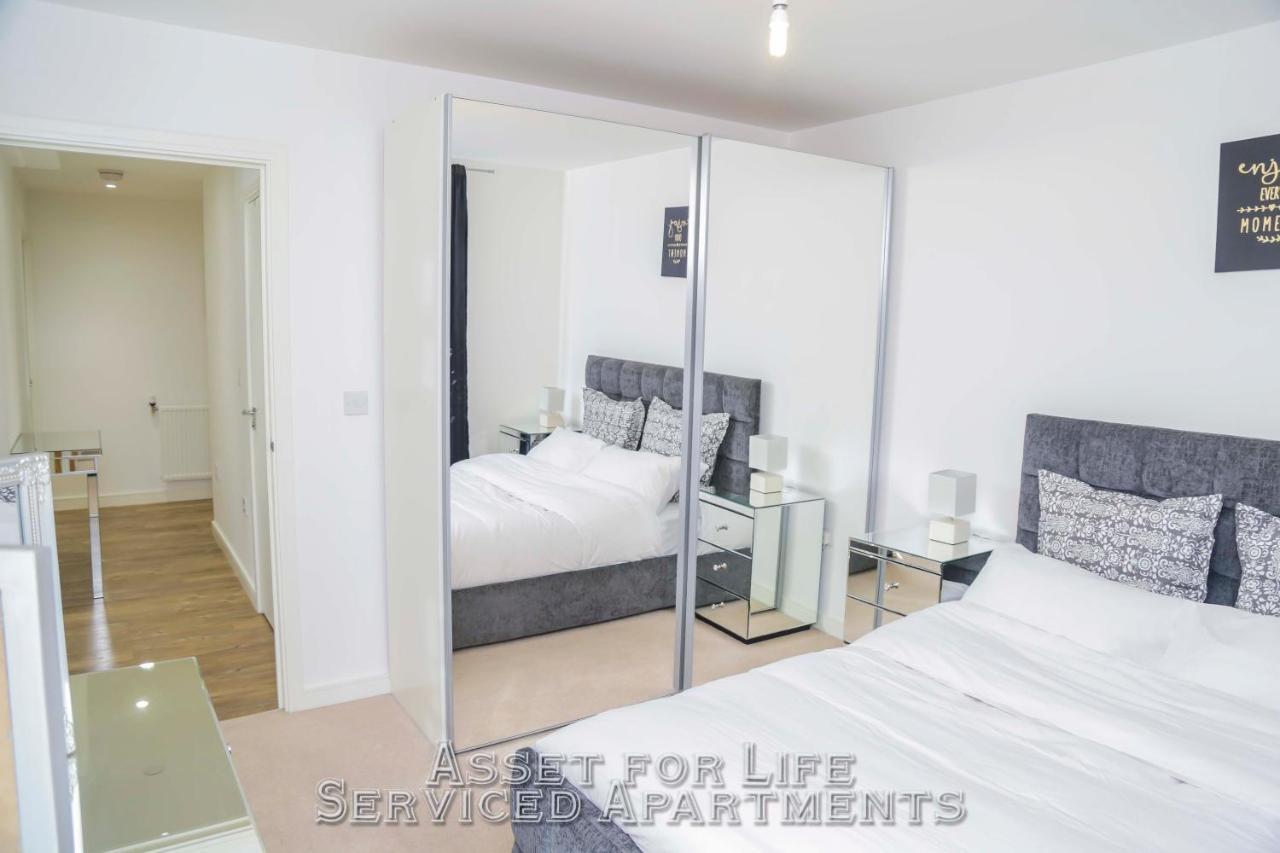 Pontoon Dock Key Workers Apartment Londres Exterior foto