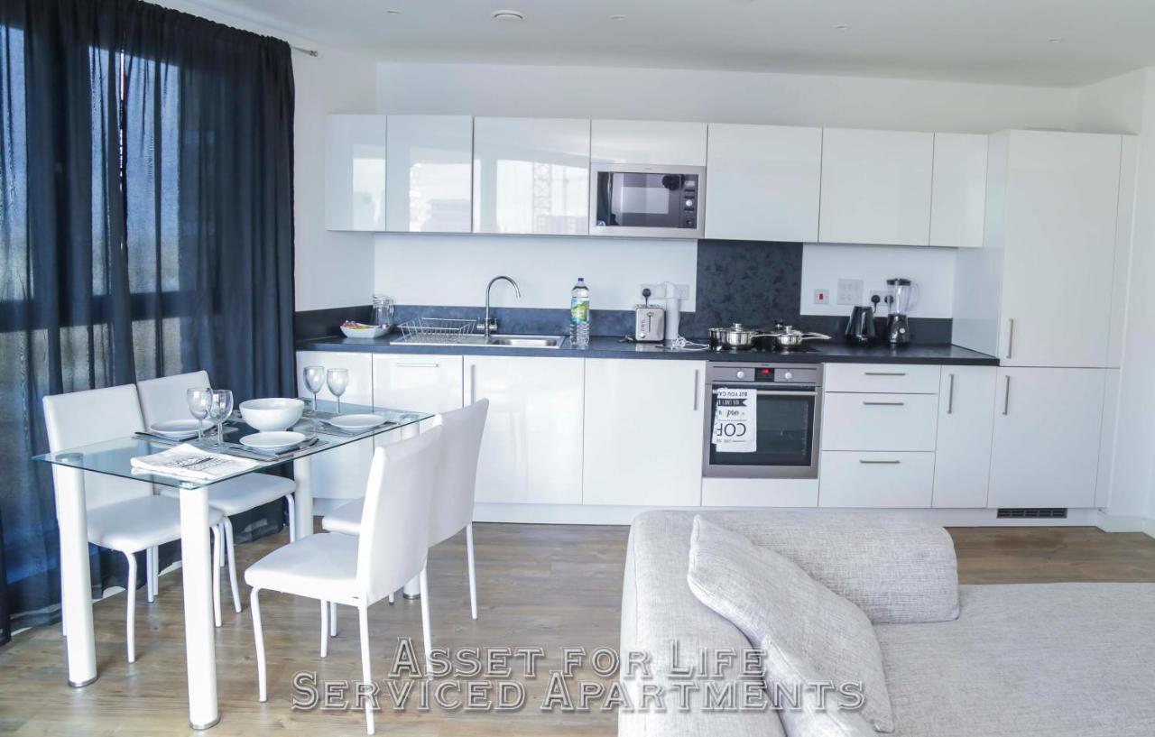 Pontoon Dock Key Workers Apartment Londres Exterior foto